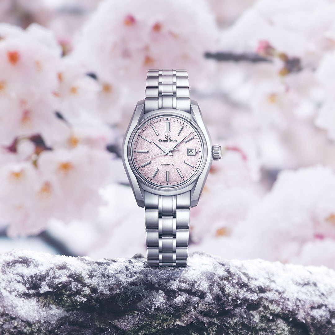 Two mechanical creations based on the 62GS case design celebrate the beauty of cherry blossoms in early springs.